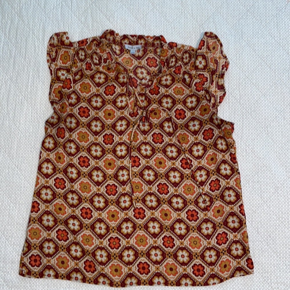 Floral and ivy flowered ruffle neck and sleeve top size large